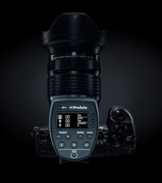 situaciones. La gama de flashes de Profoto fuera de la cámara ofrece una alternativa compacta y rentable.
