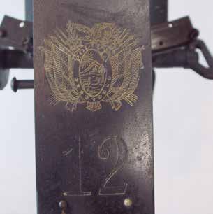 133. Fusil Remington Rolling Block modelo argentino 1879, calibre 11 mm; escastre de bayoneta. Con faltantes. 134. Fusil Remington rolling block modelo 71-75; calibre 11 mm; con baqueta. 135.