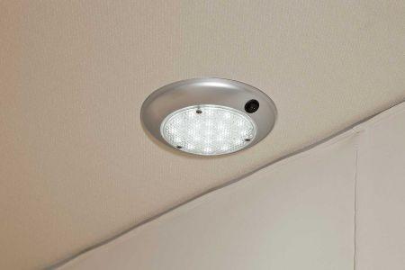 Como las luces LED no se calientan, aumenta también de la seguridad evitando posibles incendios y accidentes en el interior del