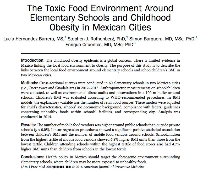 Entorno tóxico alrededor de las escuelas en México Aun con regulaciones para limitar comida chatarra, vendedores