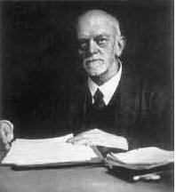 En 1928, el matemático alemán David Hillbert, presenta a sus colegas como reto demostrar tres proposiciones de gran