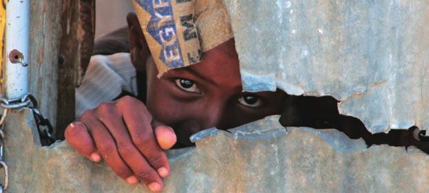 YP R E G U N T A S R E S P U E S T A S NUNCA MÁS OLVIDADOS? U N H C R /K. M C K I N S E Y/SOM 2006 Este niño desplazado afronta un futuro muy incierto en Somalia.