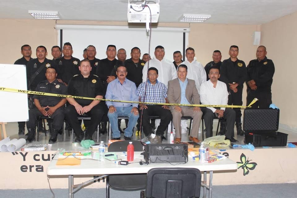 36 elementos de seguridad pública de Candelaria, culminaron este viernes el curso Cadena de Custodia, impartido por el instructor Edgar Noel Mendoza, quien por dos semanas consecutivas