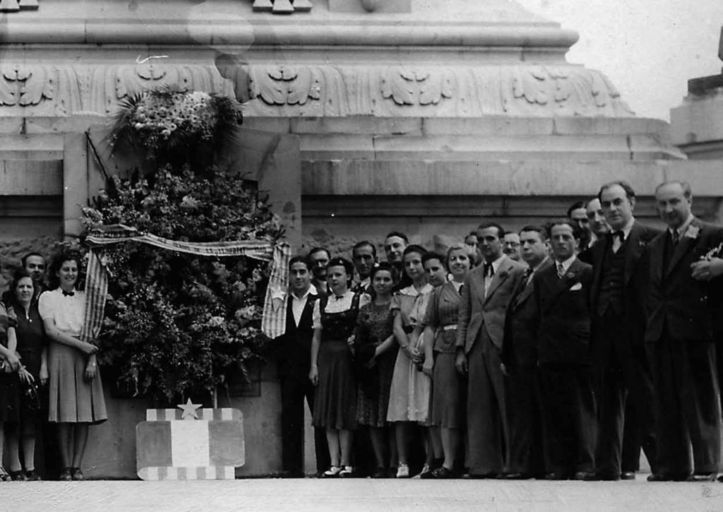 Mèxic DF, 12 de setembre de 1940 Commemoració de la Diada Nacional de Catalunya per part dels exiliats catalans a Mèxic, agrupats a l Orfeó Català.