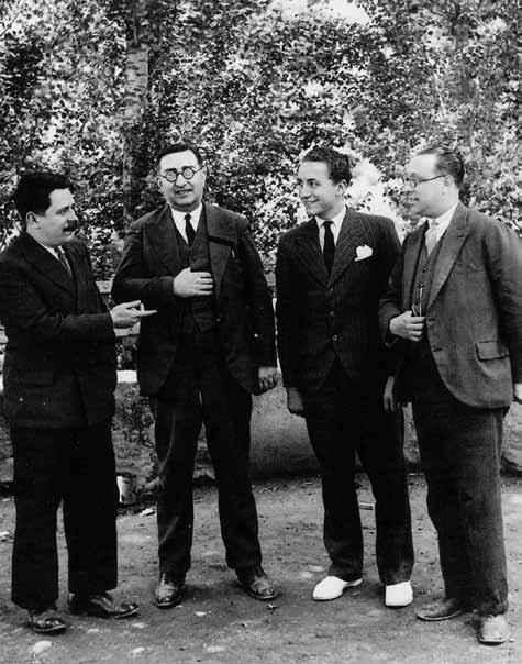 100 Ripoll, circa 1930 Quatre mestres de Ripoll. D esquerra a dreta: Xavier Casademunt, Josep Illanes, Josep Bosch i Josep Basagaña.