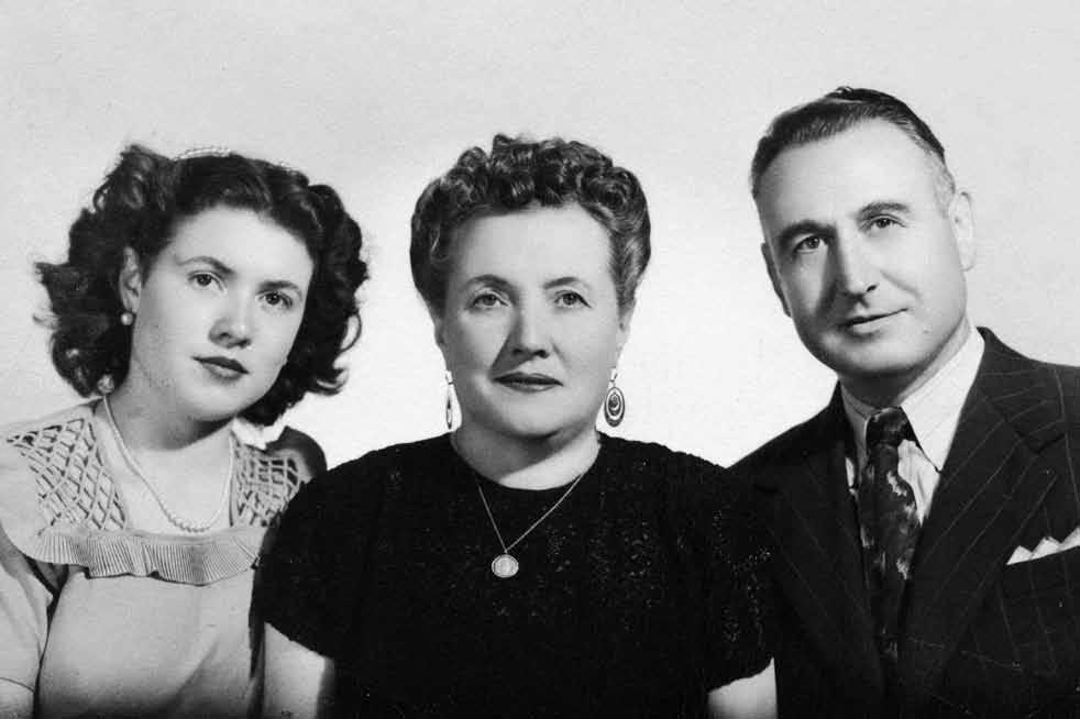 132 Mèxic DF, 15 d agost de 1947 Josep Mascort amb la seva dona i la filla. FPtM tren, passant per Laredo, fins arribar a Mèxic DF.