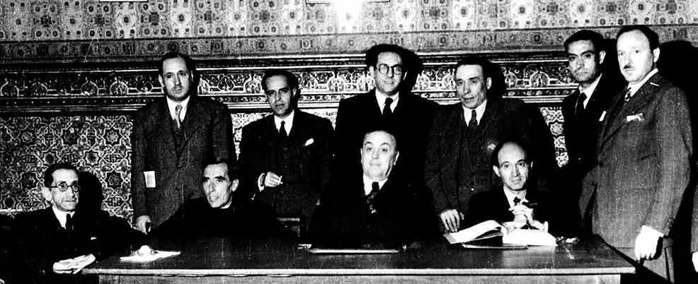 176 Mèxic DF, 17 d agost de 1945 Reunió del Consell de ministres de la República espanyola, sota la presidència de Diego Martínez Barrio. Miquel Santaló a la seva dreta. CD ens van deixar quedar.