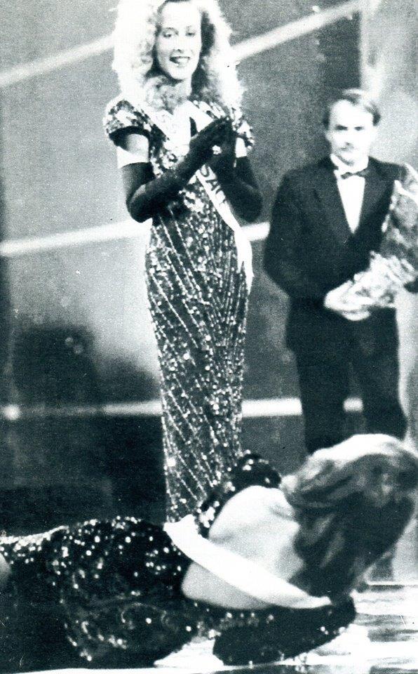 Este tipo de incidente, no es la primera vez que sucede en un certamen de belleza, Miss Francia 1989 Peggy Zlotkowki de desmaya y cae al piso en el evento