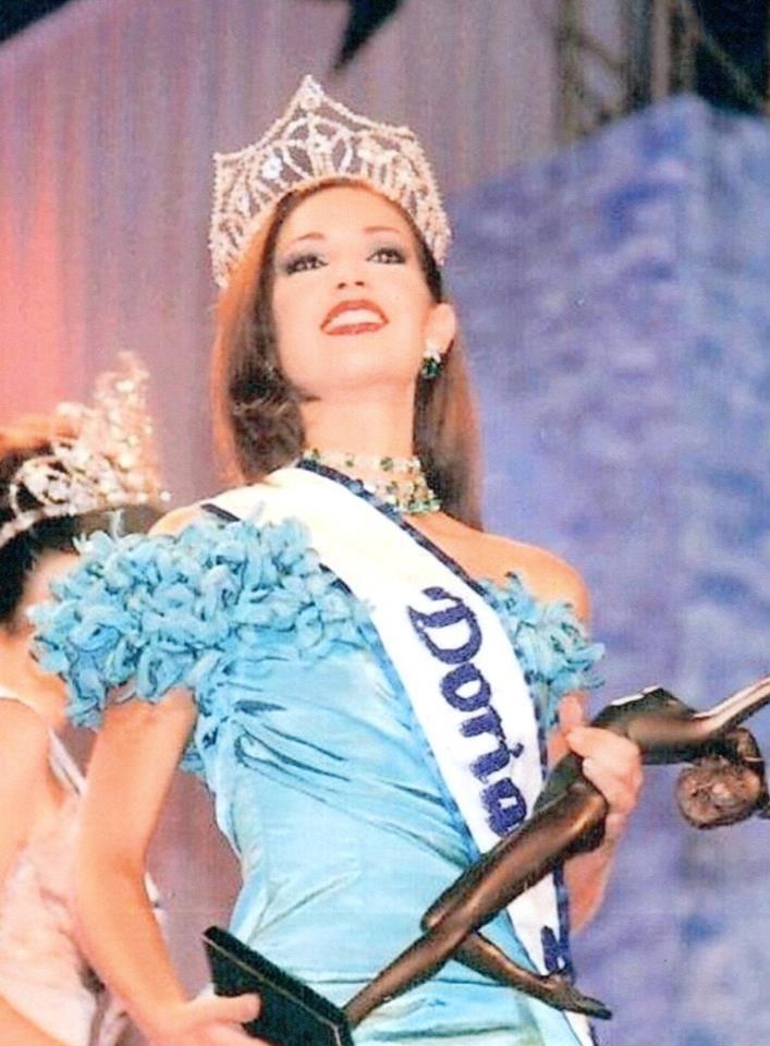 Lynette Delgado Gastélum del estado de Sinaloa fue designada Señorita Dorian Grey 2000 en el certamen de Nuestra Belleza