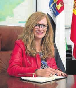 Directora gerente del CAMF IMSERSO de Alcuéscar durante ocho años y consejera de Bienestar Social de la Junta de Extramadura.