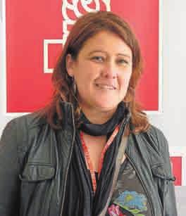 Presidenta del Grupo de Acción Local Arjabor de 2003 a 2007 y diputada provincial de 2007 a 2015. Desde ese año, es presidenta de la Diputación Provincial de Cáceres.
