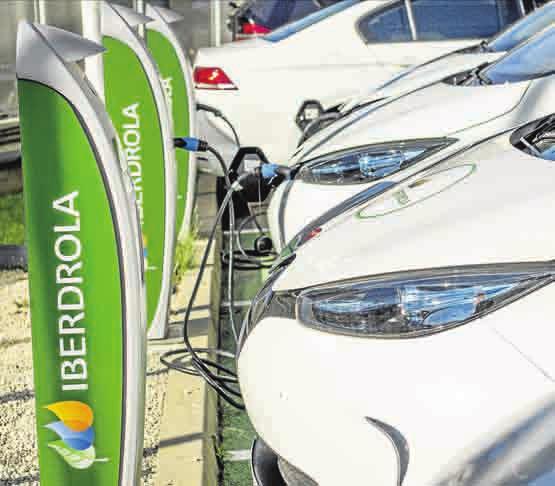 Extremadura dispondrá de estaciones de recarga de vehículo eléctrico Energía limpia a cada paso Iberdrola quiere impulsar y liderar la transición de la movilidad sostenible y la electrificación del