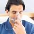 Es una enfermedad en la que las vías respiratorias mayores de los pulmones se dañan. Como resultado de este daño, las vías respiratorias se ensanchan.