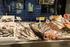 Etiquetado y exposición de pescado fresco en el comercio minorista